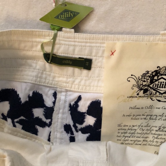 NWT original Oilily white and cream denim skirt with navy embroidery - Picture 7 of 16
